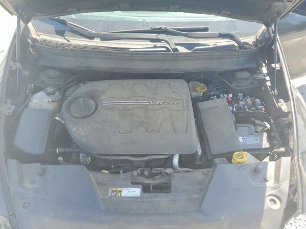 2017 JEEP CHEROKEE — Engine bay