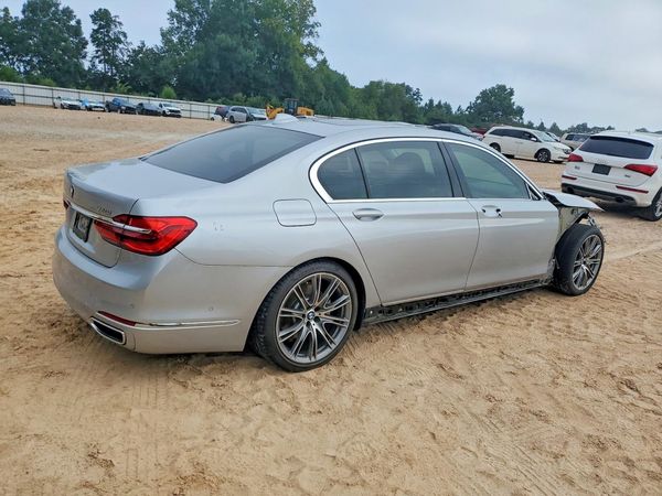 2019 BMW 740