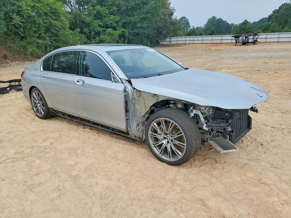 2019 BMW 740