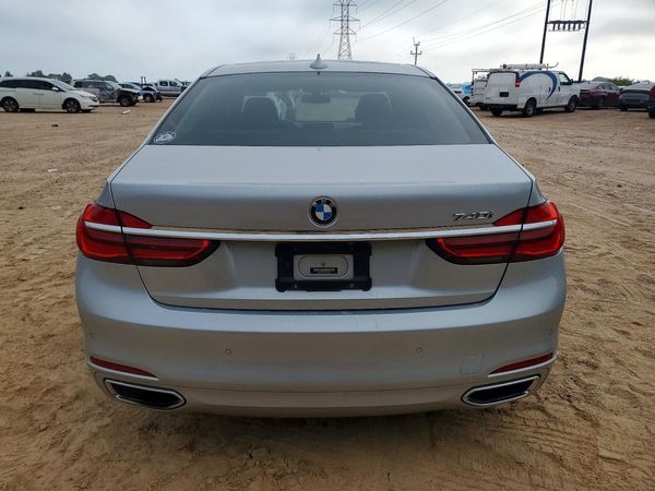 2019 BMW 740