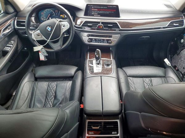 2019 BMW 740