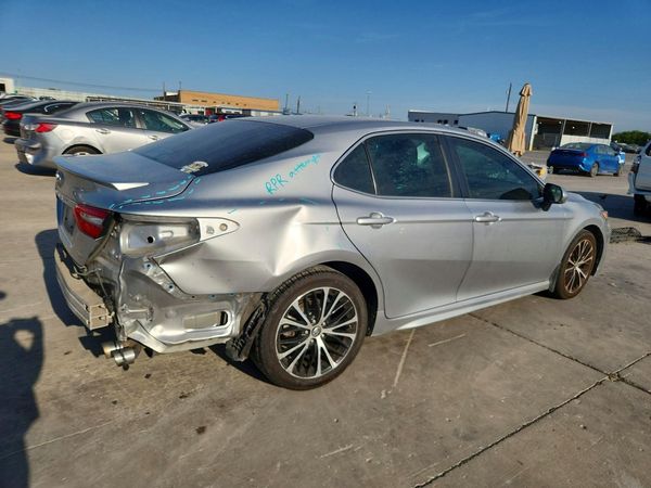 2018 TOYOTA CAMRY