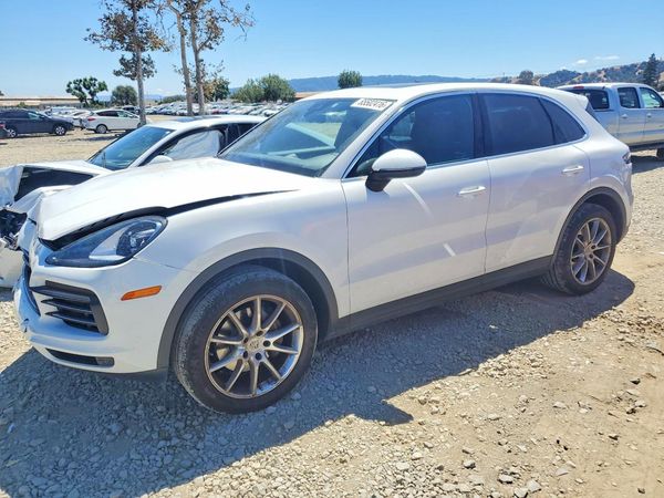 2020 PORSCHE CAYENNE