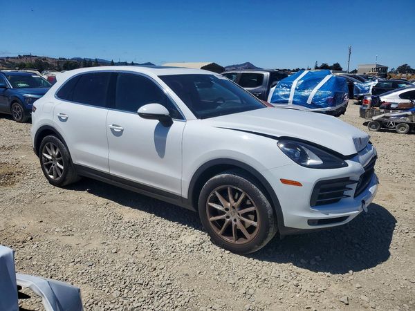 2020 PORSCHE CAYENNE