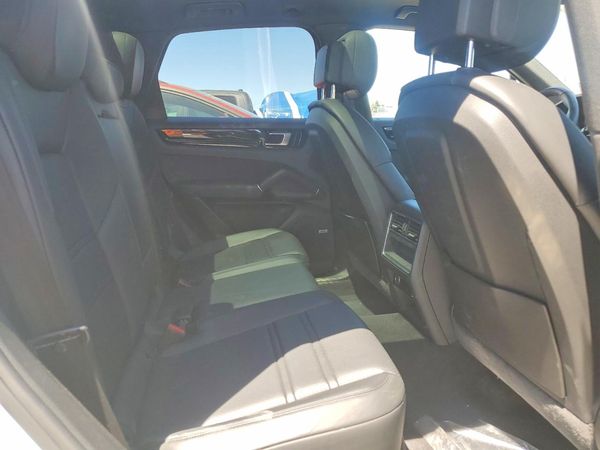 2020 PORSCHE CAYENNE
