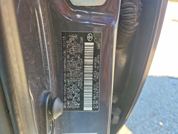 2014 TOYOTA PRIUS — VINS