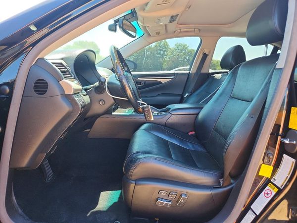 2013 LEXUS LS