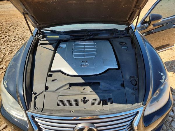 2013 LEXUS LS