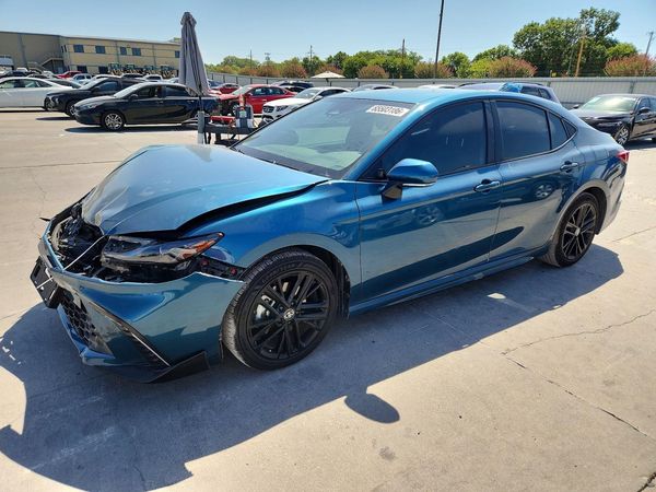 2025 TOYOTA CAMRY — Front 3/4