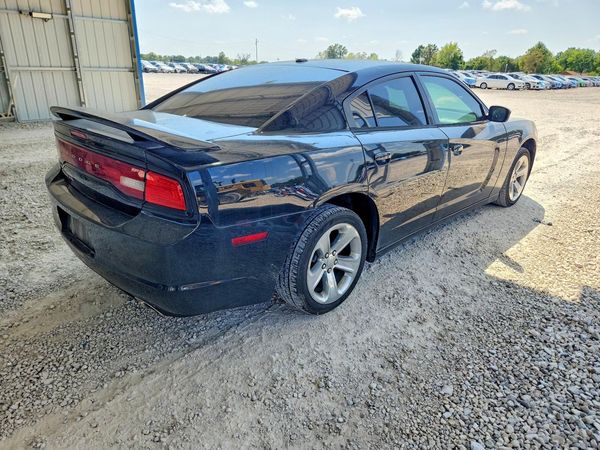 2013 DODGE CHARGER SE