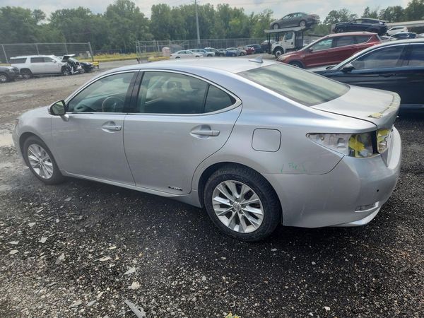 2014 LEXUS ES 300h