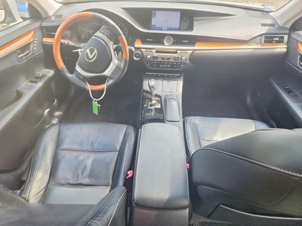 2014 LEXUS ES 300h