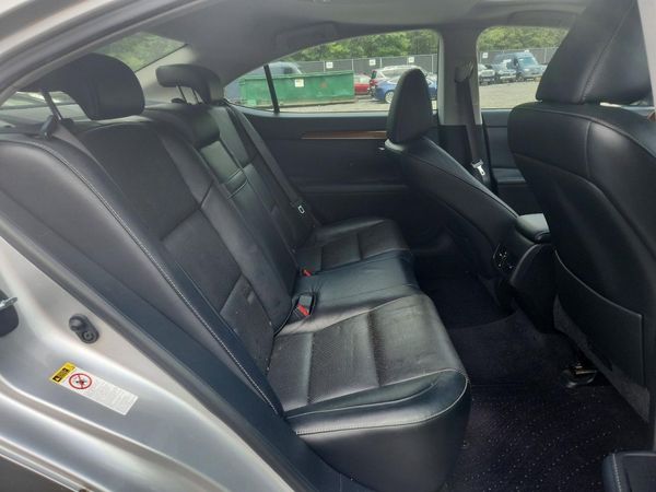 2014 LEXUS ES 300h