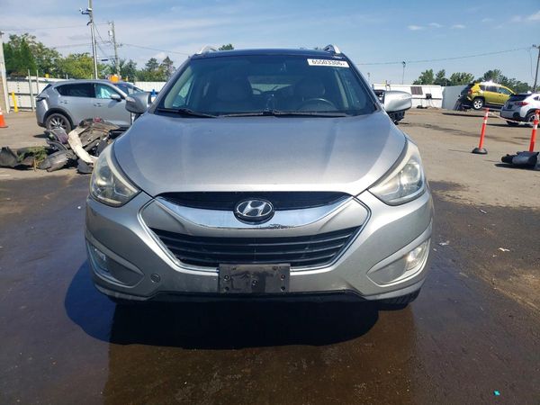2015 HYUNDAI TUCSON GLS (Middle)
