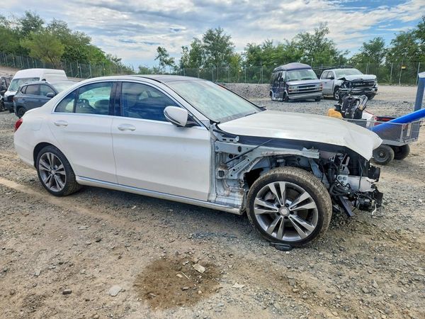 2016 MERCEDES-BENZ C C300-4M