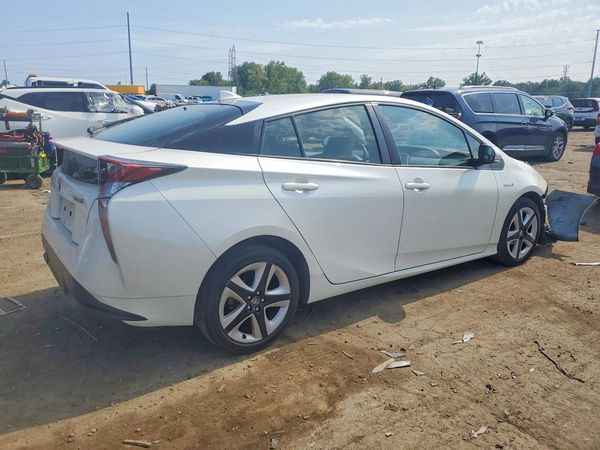 2016 TOYOTA PRIUS