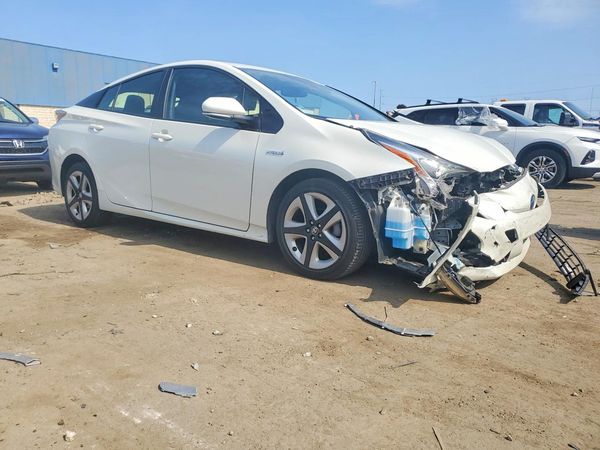 2016 TOYOTA PRIUS