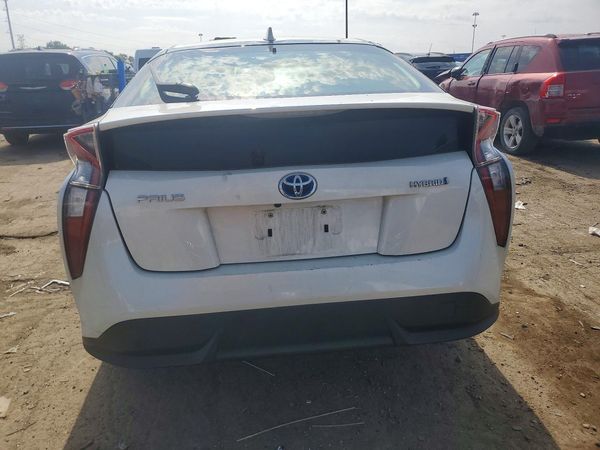 2016 TOYOTA PRIUS