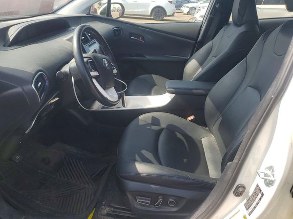 2016 TOYOTA PRIUS