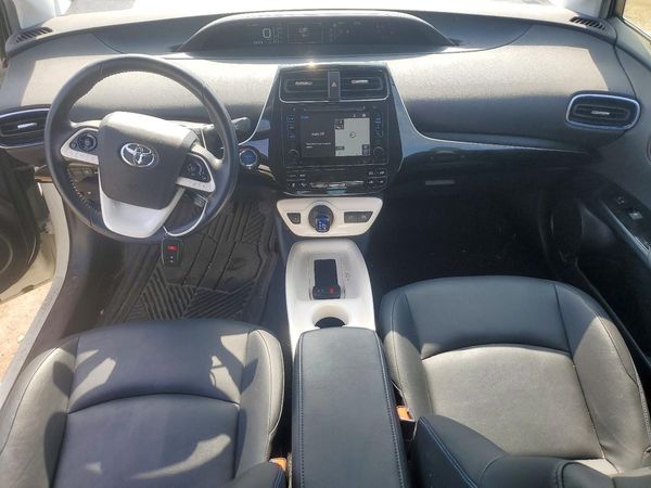 2016 TOYOTA PRIUS