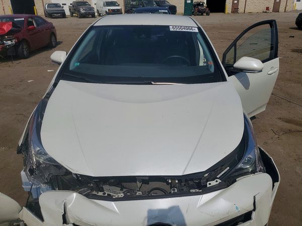2016 TOYOTA PRIUS