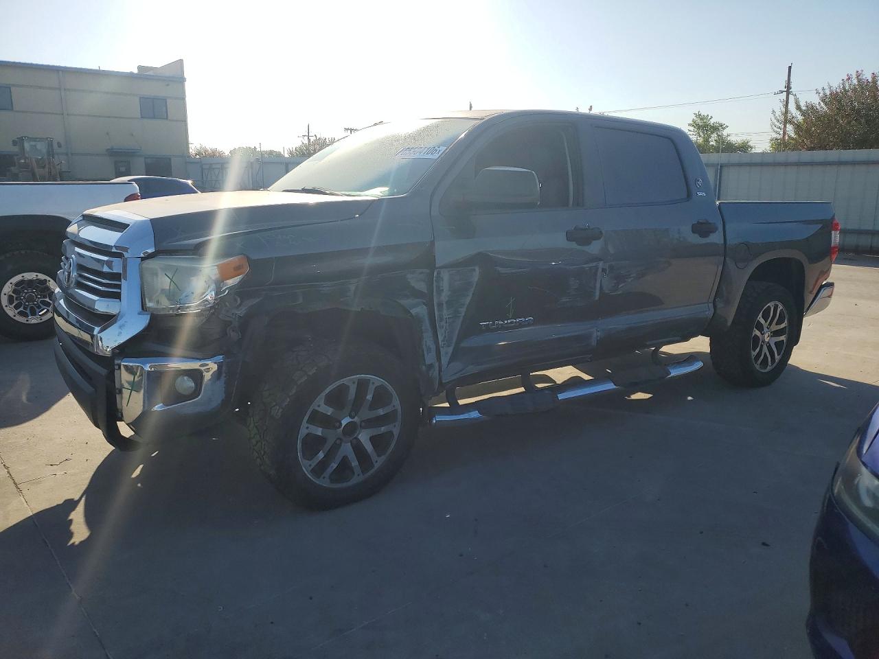2017 TOYOTA TUNDRA