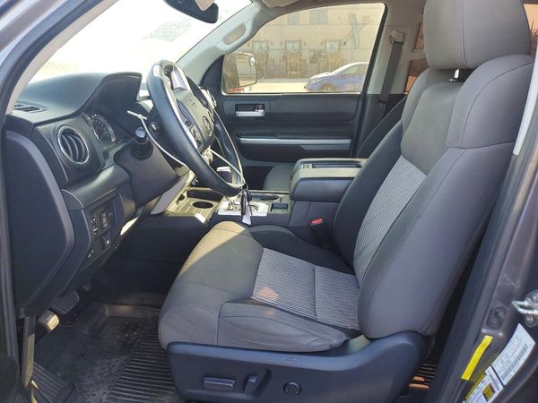 2017 TOYOTA TUNDRA
