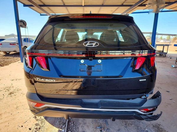 2022 HYUNDAI TUCSON SE