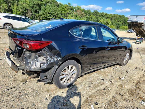 2016 MAZDA 3 SE