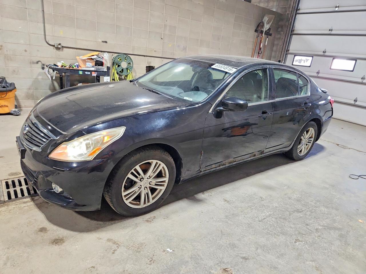 2013 INFINITI G37 SEDAN — Front 3/4