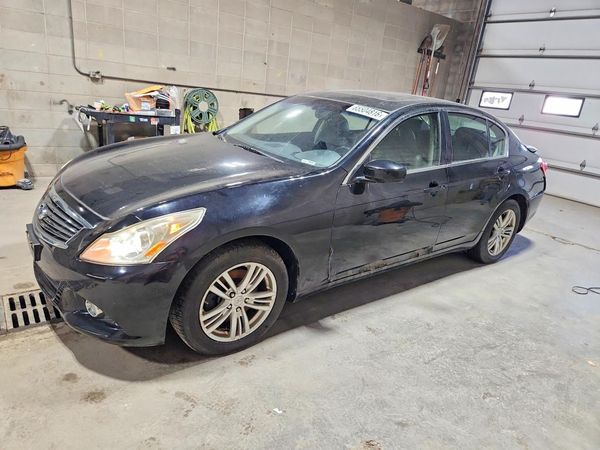 2013 INFINITI G37 SEDAN — DSFA — Front 3/4