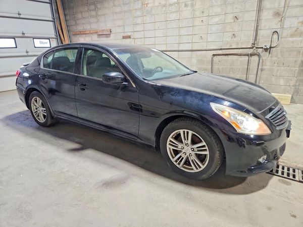 2013 INFINITI G37 SEDAN — Passenger 3/4