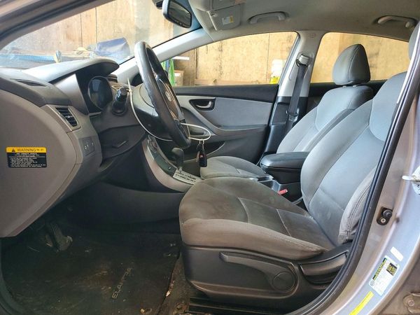 2012 HYUNDAI ELANTRA GLS(Middle grade) — DENT