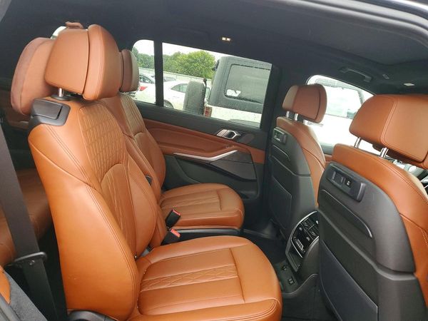 2020 BMW X7