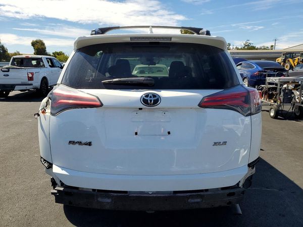 2017 TOYOTA RAV4 XLE