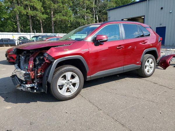 2021 TOYOTA RAV4 — DSFA — Front 3/4