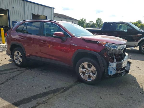 2021 TOYOTA RAV4 XLE HV — Passenger 3/4