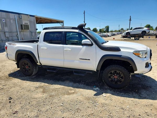 2016 TOYOTA TACOMA
