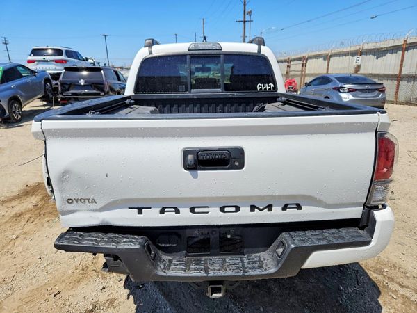 2016 TOYOTA TACOMA