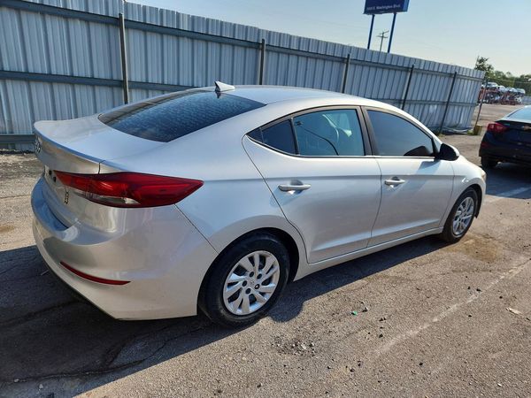 2017 HYUNDAI ELANTRA SE Base