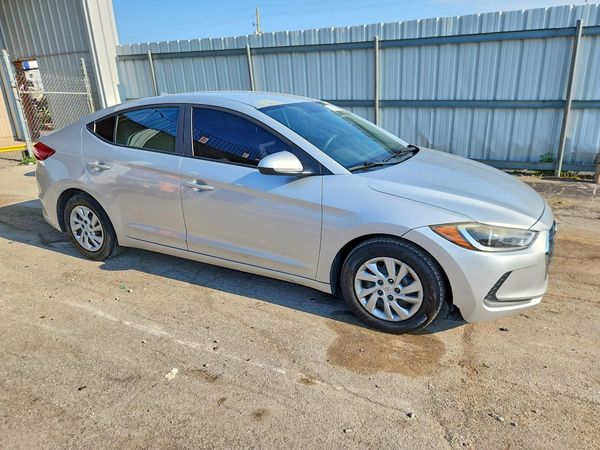 2017 HYUNDAI ELANTRA SE Base