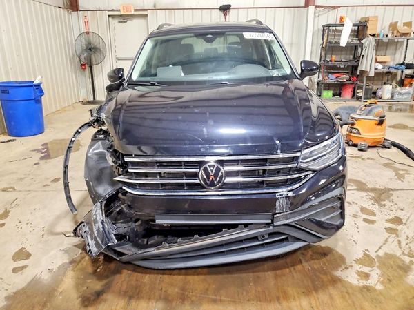 2022 VOLKSWAGEN TIGUAN 4Motion S — DIRF