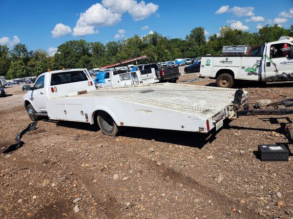 2014 RAM 3500 REG CAB CHASSIS