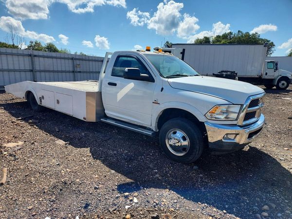 2014 RAM 3500 REG CAB CHASSIS