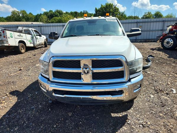 2014 RAM 3500 REG CAB CHASSIS
