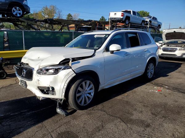 2016 VOLVO XC90 SV42 Momentum — Front 3/4