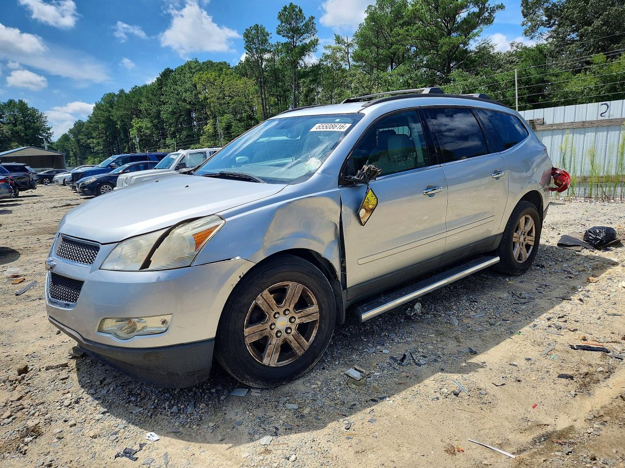 2012 CHEVROLET TRAVERSE L 2LT — Front 3/4