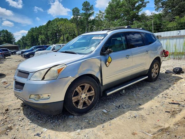 2012 CHEVROLET TRAVERSE L 2LT — Front 3/4