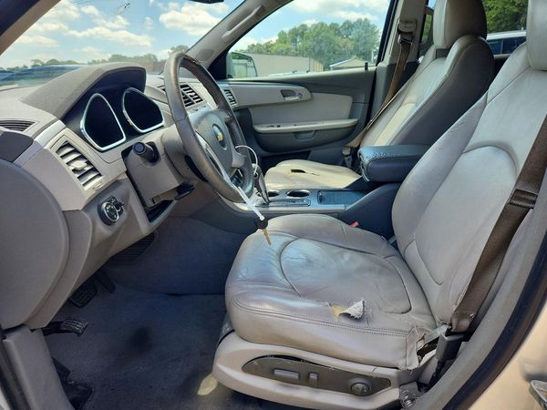 2012 CHEVROLET TRAVERSE L 2LT — DENT
