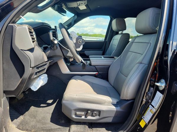 2026 TOYOTA TUNDRA